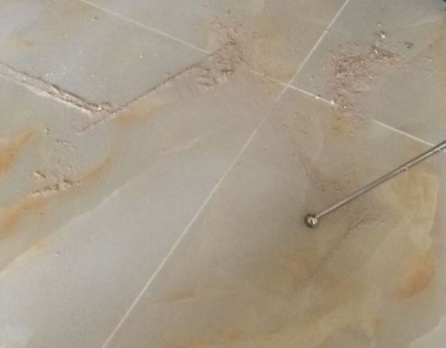乐昌瓷砖空鼓维修公司分享粘合剂选择不当在瓷砖铺贴过程中可能导致以下问题