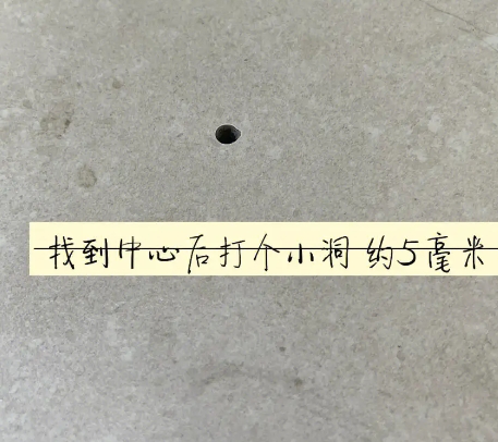 乐昌瓷砖空鼓维修公司专业解答在瓷砖铺贴过程中，如果砂料搅拌不均匀，将会带来以下问题